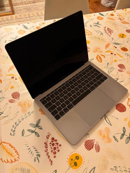 Apple MacBook Pro 13″ ( 2017) - em funcionamento