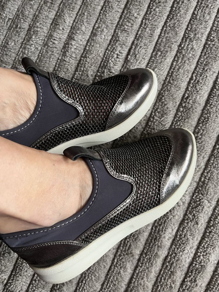 Venezia letnie buty srebrne r.38 stan bdb
