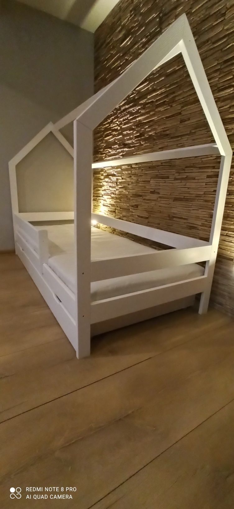 180x80 Łóżko domek białe z szufladą na materac. 100 % DREWNO