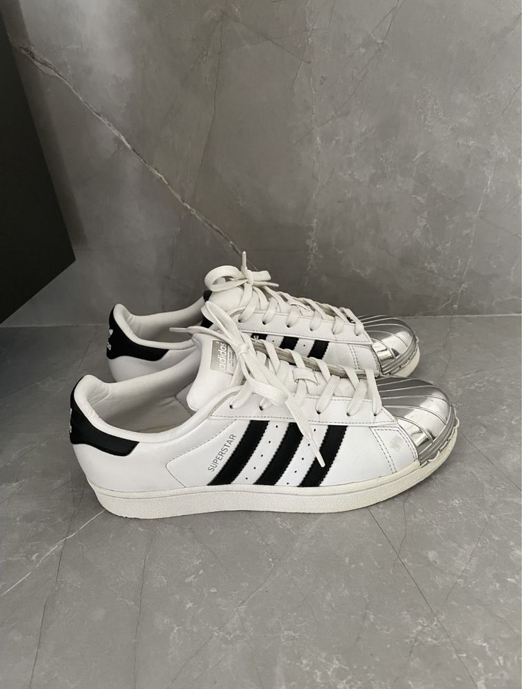 ADIDAS Superstar rozm. 38 2/3 z blaszką (wersja limitowana) damskie