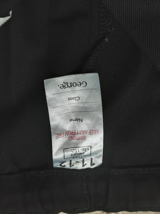 Spodnie czarne  eleganckie 146/152