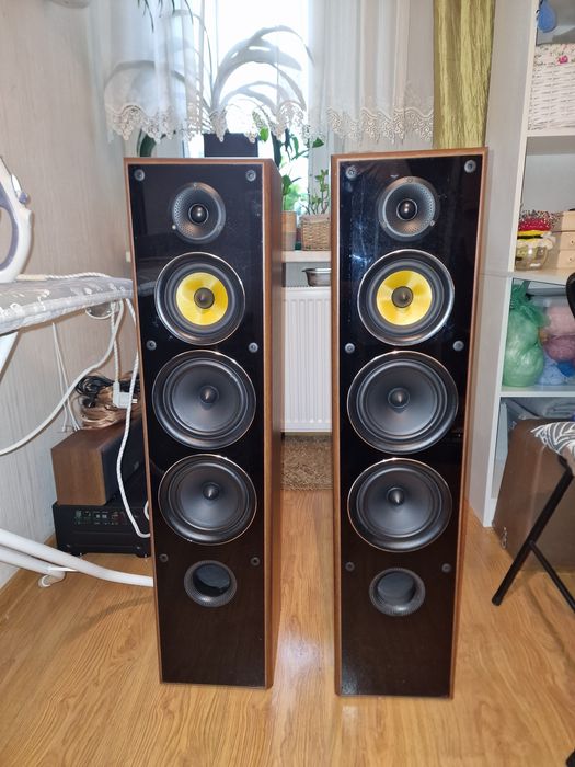 Zestaw kolumn Taga Harmony TAV-606 v.3 Orzech + Amplitumer Pioneer VSX