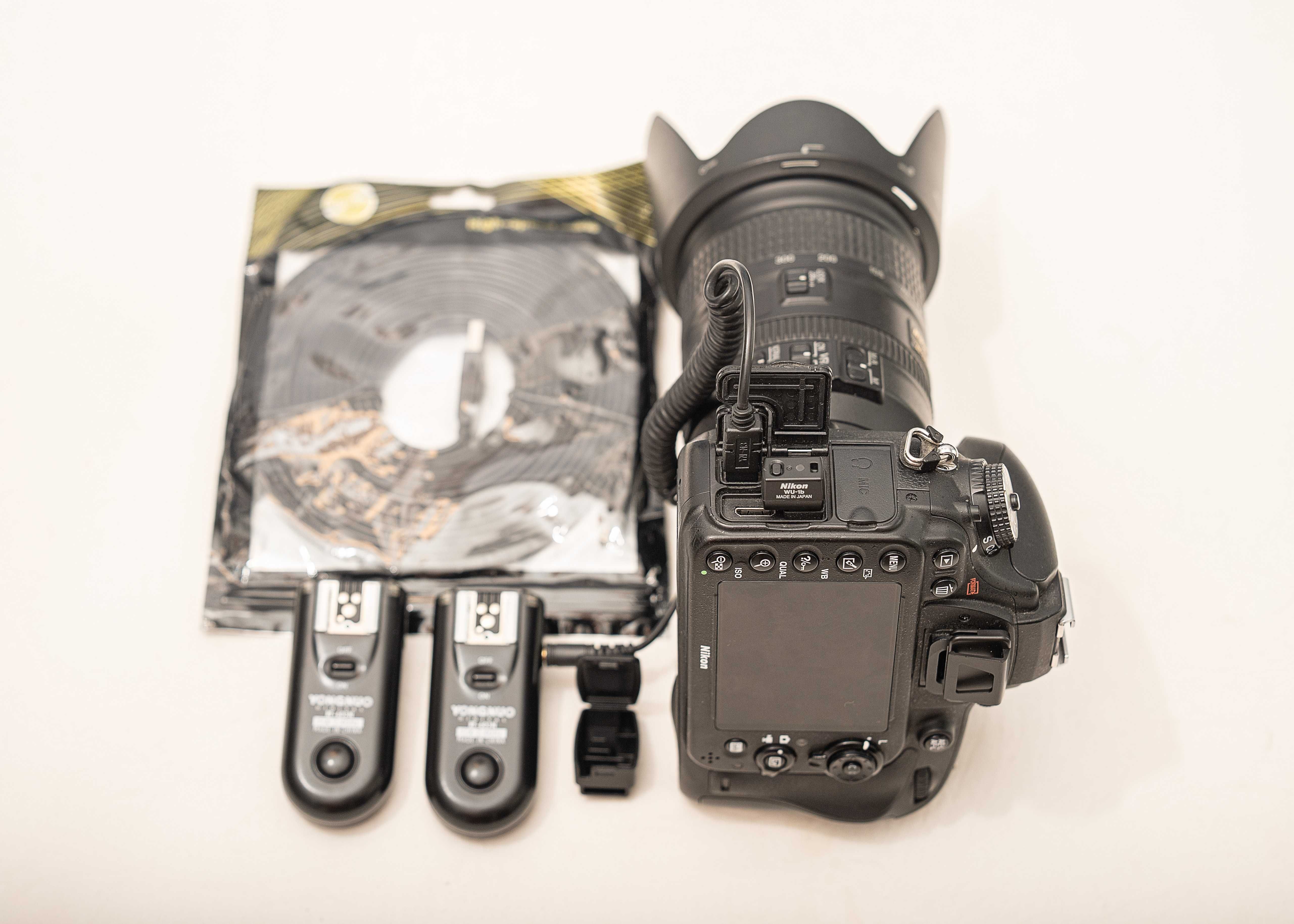 Набор фотографа: кит Nikon D600 с зумом Nikkor 28-300 mm и аксессуары.