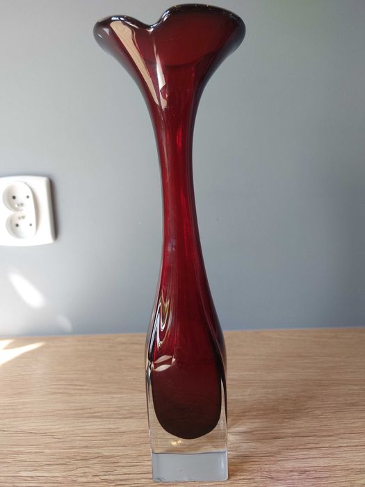 Rubinowy/ czerwony wazon Aseda Glasbruk Szwecja lata 60-te