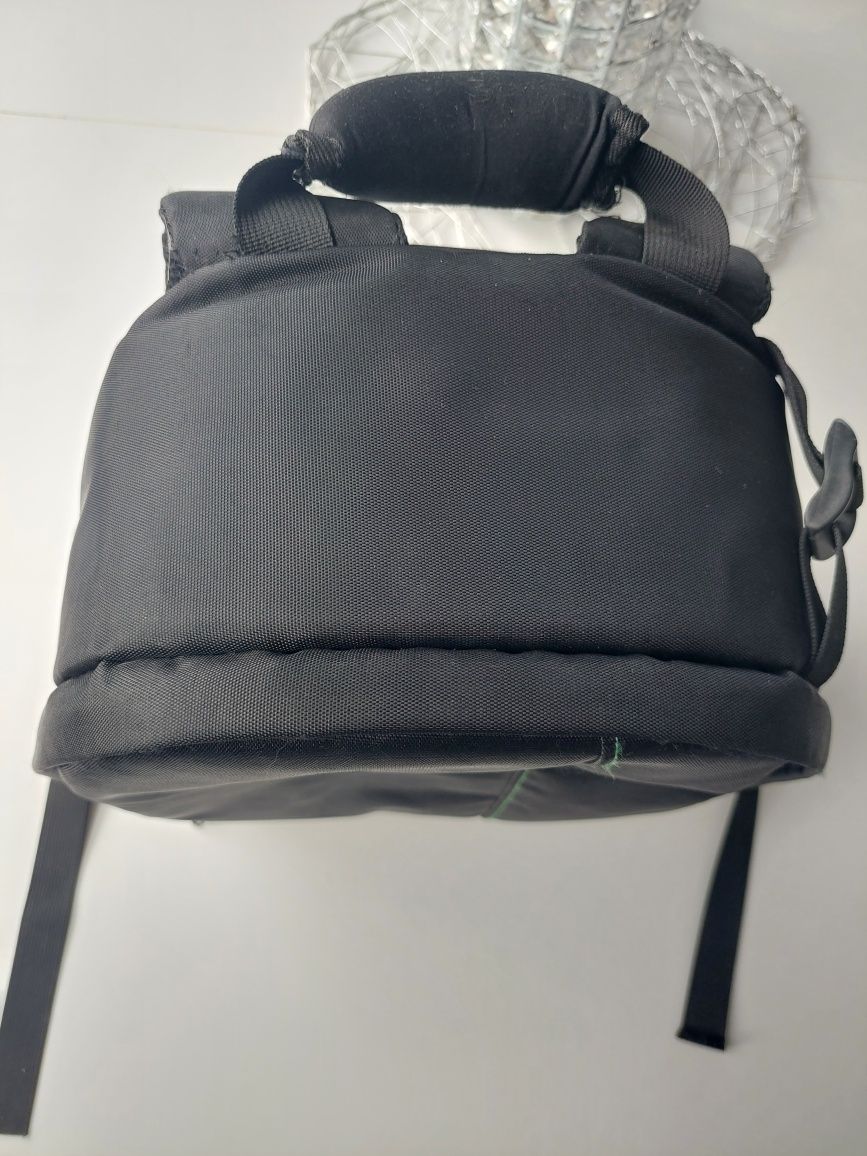 Plecak fotograficzny 32x25 cm czarny, przegródki, pojemny