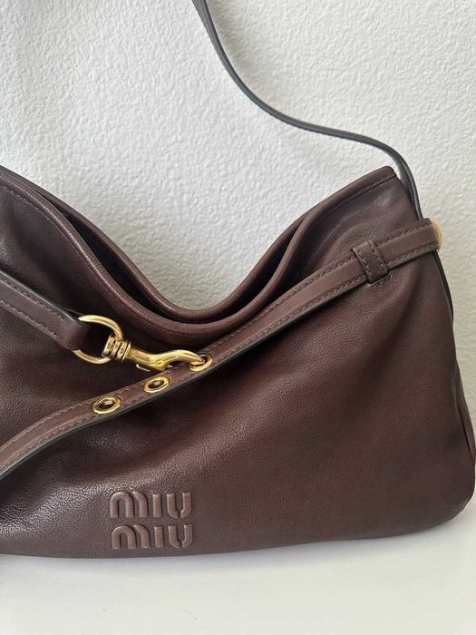 Bolsa Miu Miu Aventure em pele napa, qx castanho