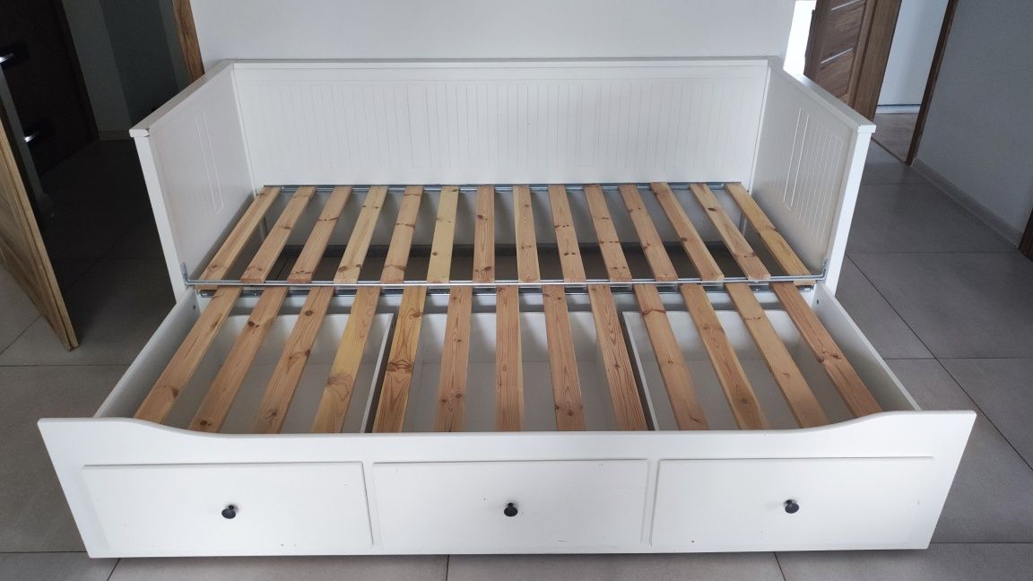Rozkładane łóżko IKEA HEMNES z 3 szufladami
