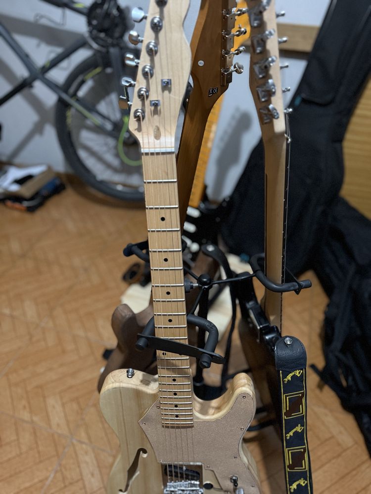 Guitarra Telecaster estilo Acoustasonic