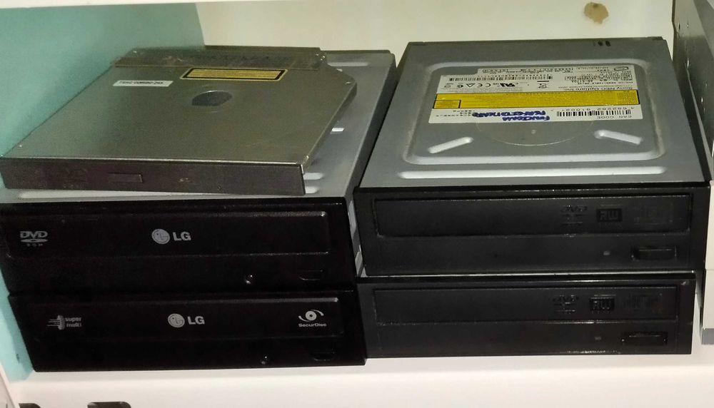 Leitores/ Gravadores de DVDs SONY e LG