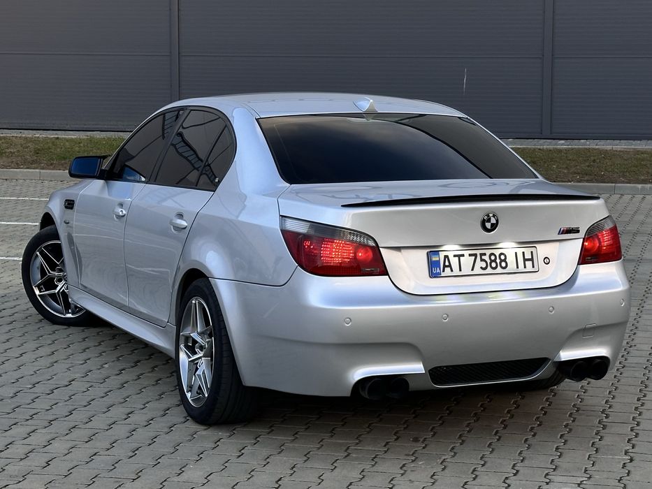 BMW     E60    530і