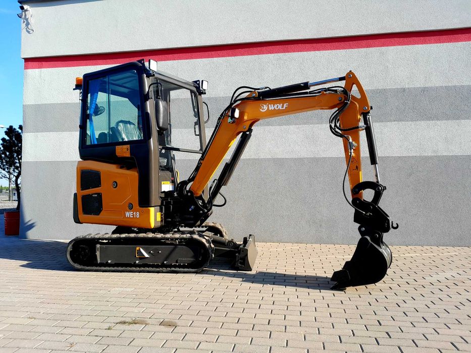 Minikoparka WOLF WE18  Silnik KUBOTA masa 1800 kg rozsuwane gąsienice