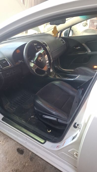 Тойота авенсис t27 сидіння шкіра alcantara