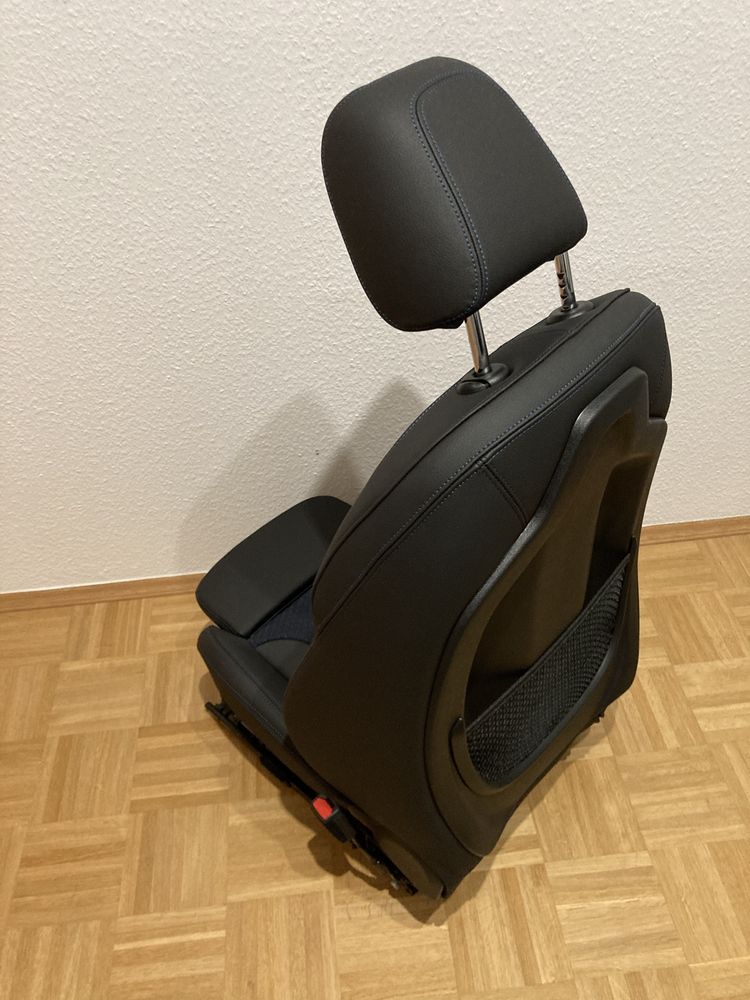 Fotel BMW F40/44 inne M Pakiet pasazer prawy kamper