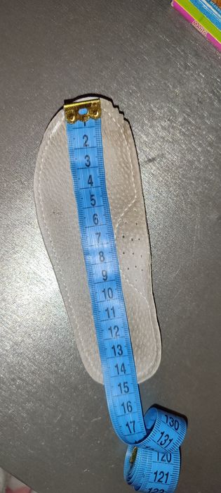 Кросівки світяться