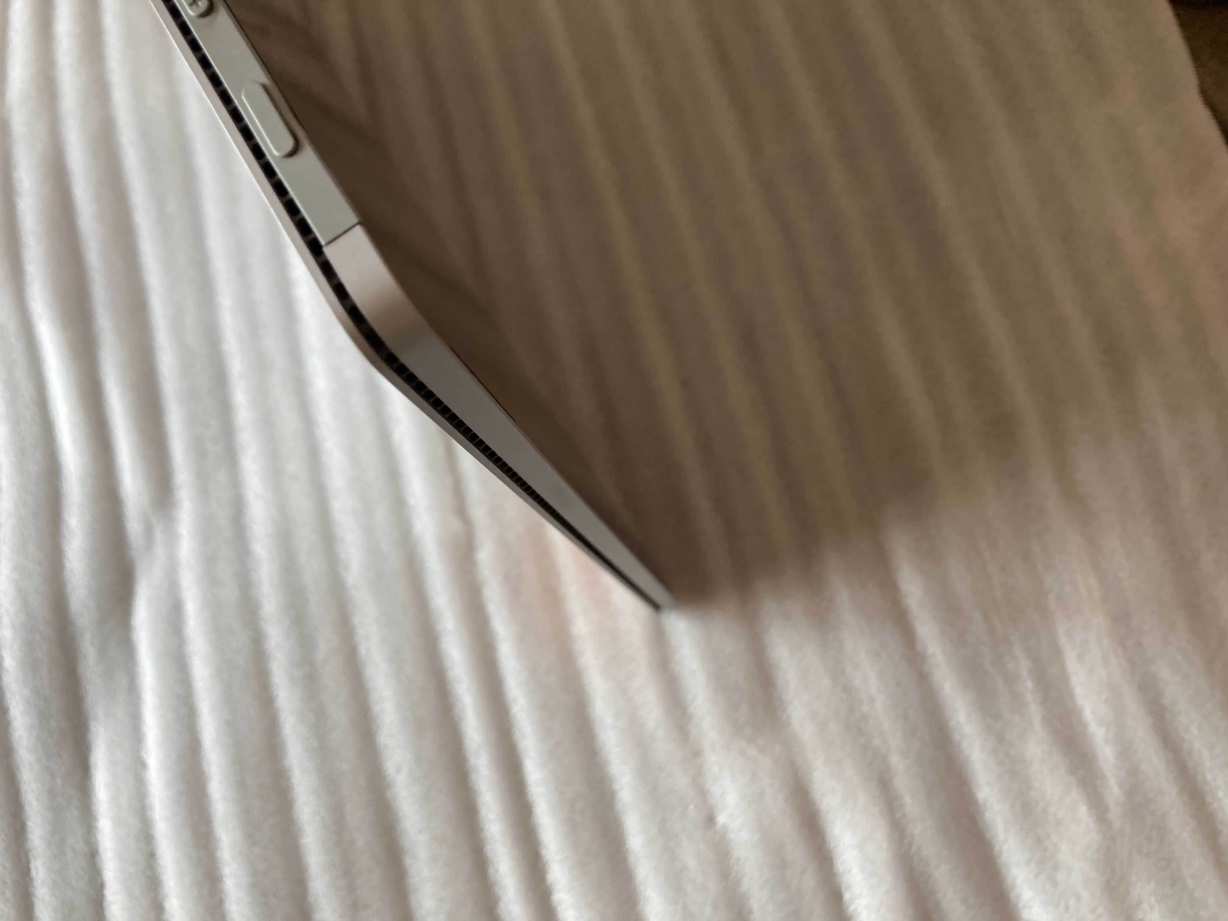 Большой Планшет Microsoft Surface Book 2 15 i7, 16GB Windows 11/10 Pro