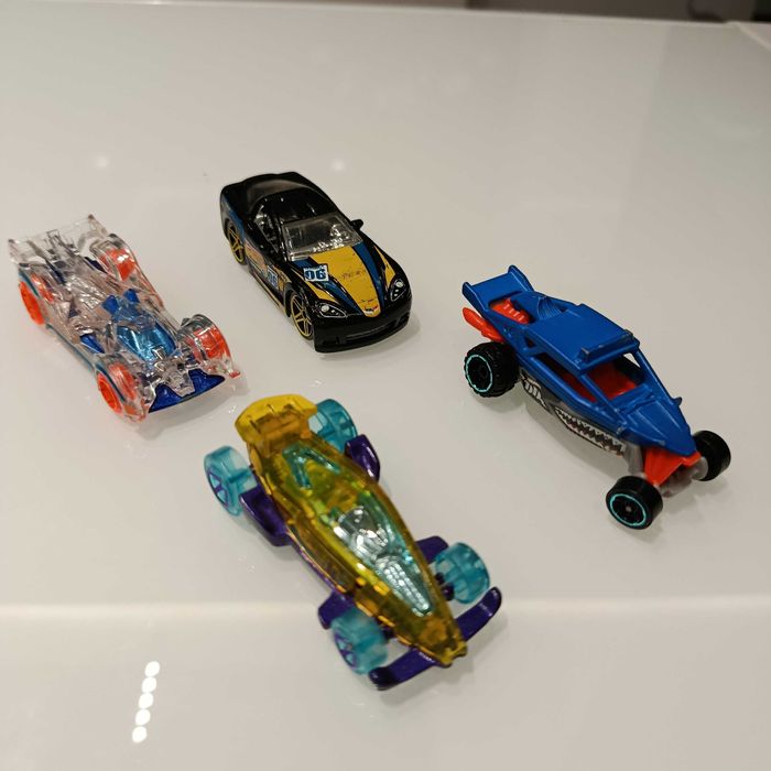 autka Hot Wheels 4 sztuki