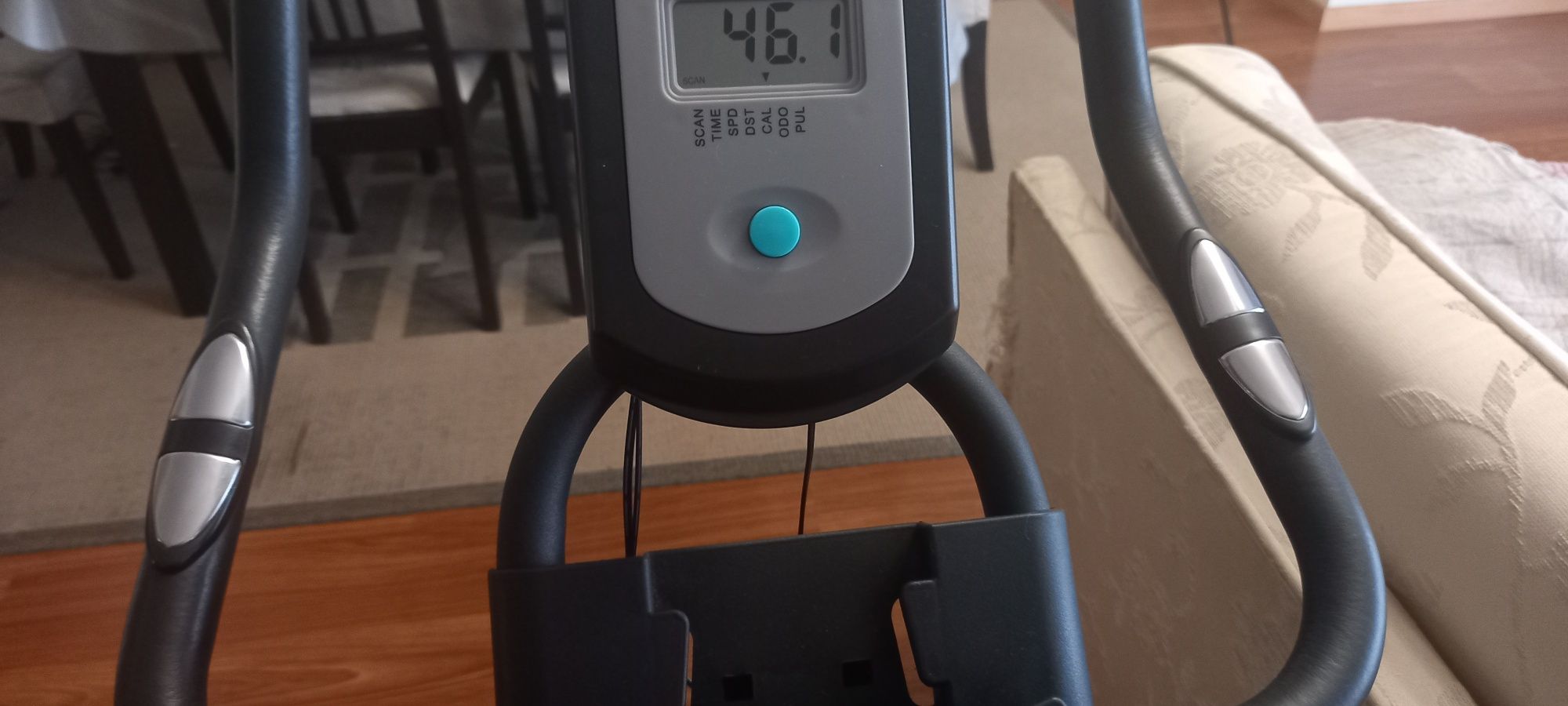 Bicicleta estática Cecotec Drumfit como nova