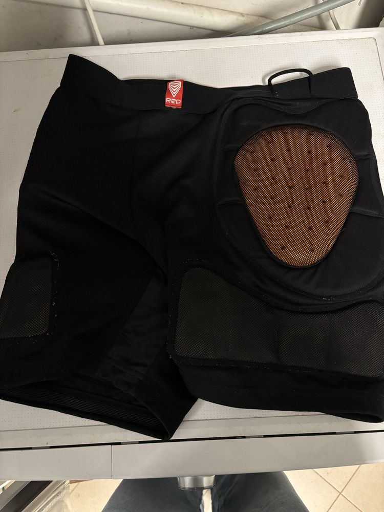 R.E.D total shock impact spodenki M damskie