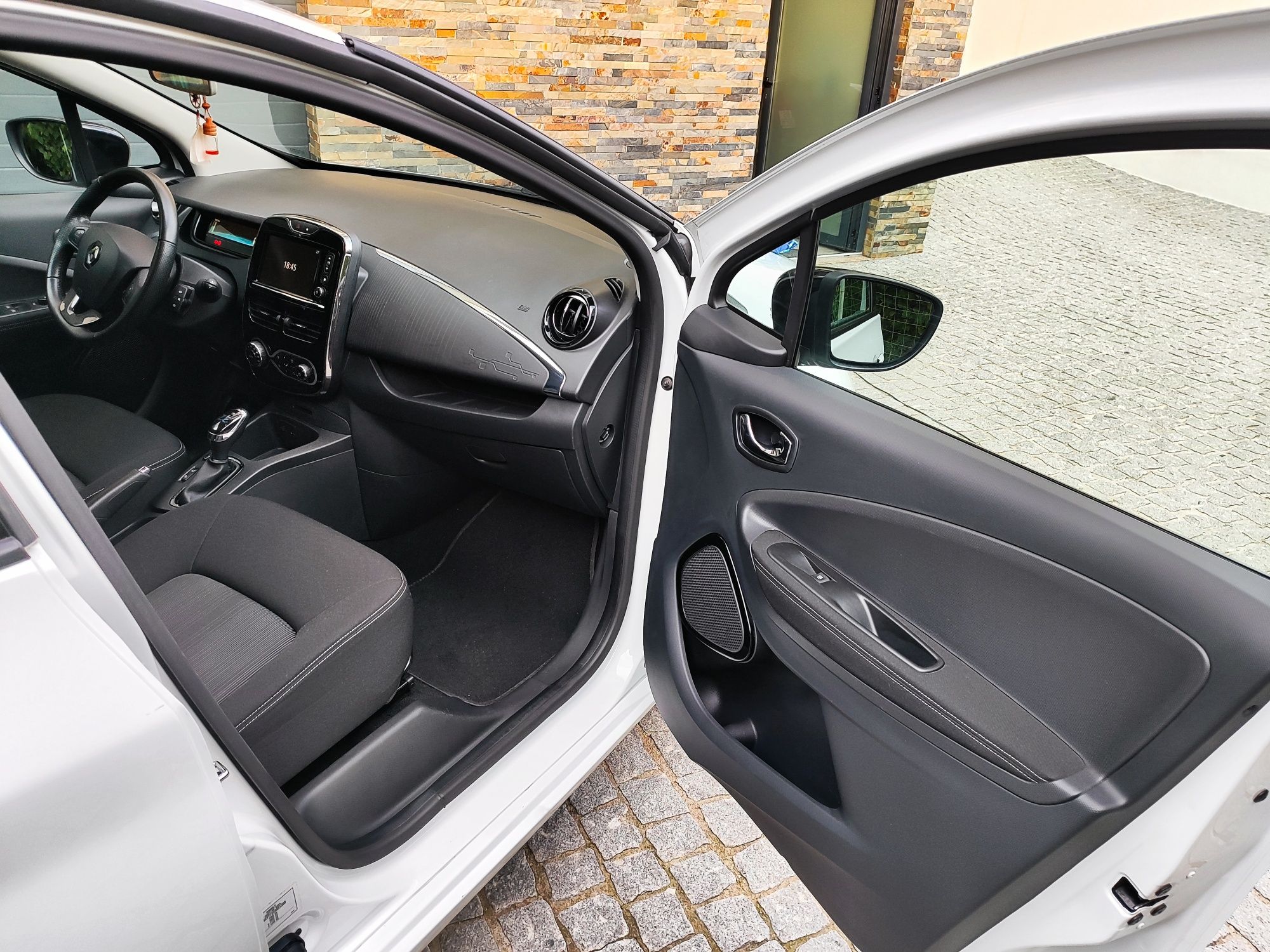 Renault Zoe itens 41 kWh com 63 mil kms