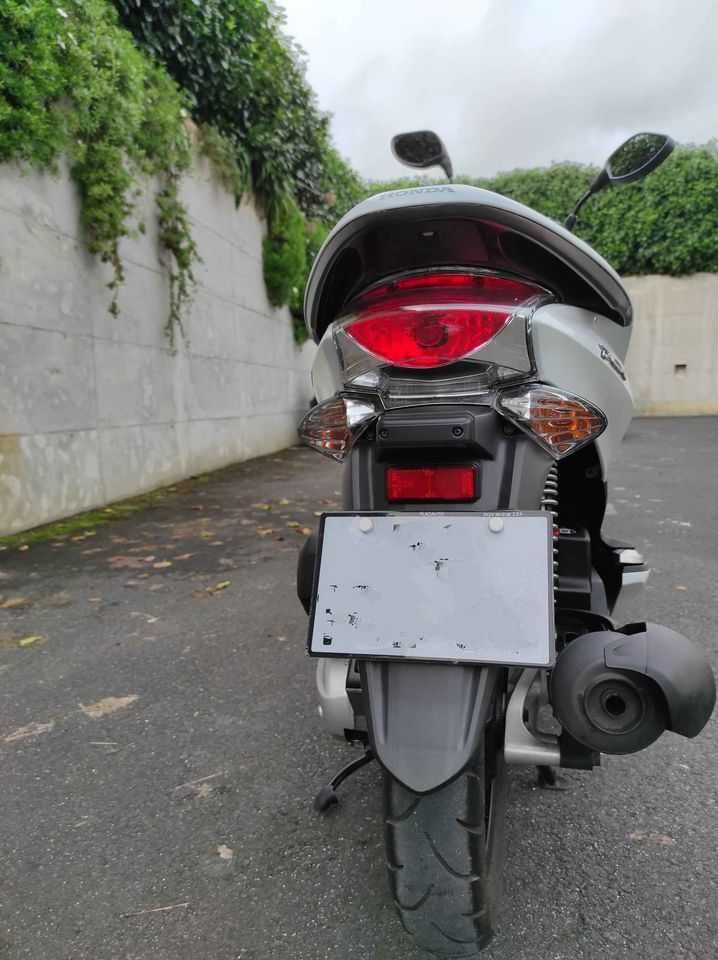 Scooter Honda PCX 125 - Menos de 11000 km - Scooter nos Açores