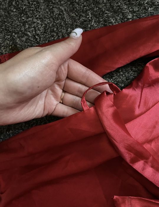 Червоний атласний халат, розмір L