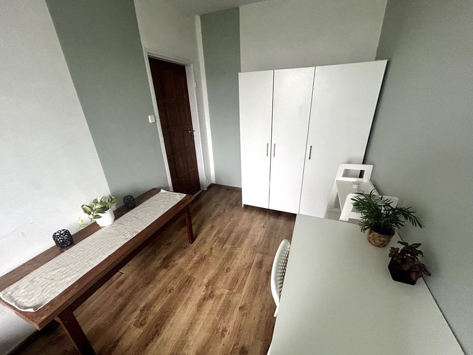 Wygodny pokój w znakomitej lokalizacji obok SKM