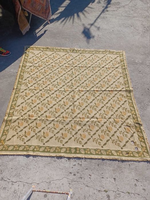 Tapete grande de arraiolos