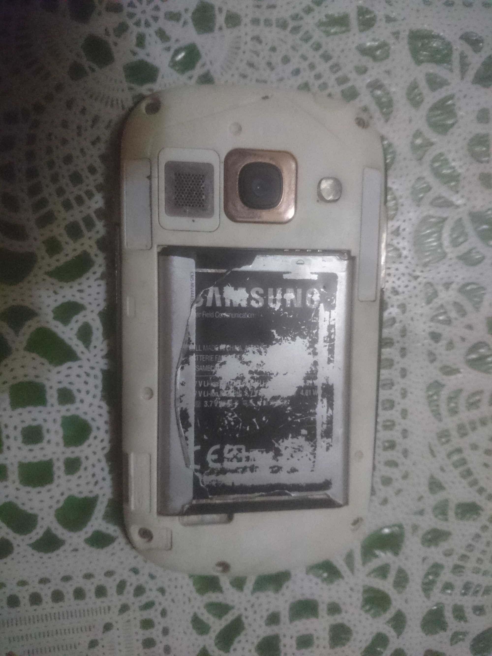 Samsung Galaxy Fame + bateria EB-L13DVU