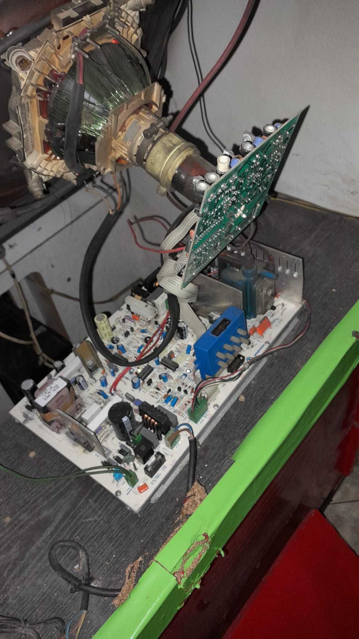 Cinescópio  CRT  30.    chassi testado a 100 % 
Chassi  dupla.