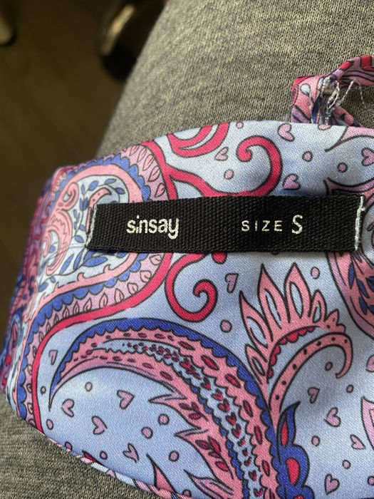 Top wiązany z tyłu