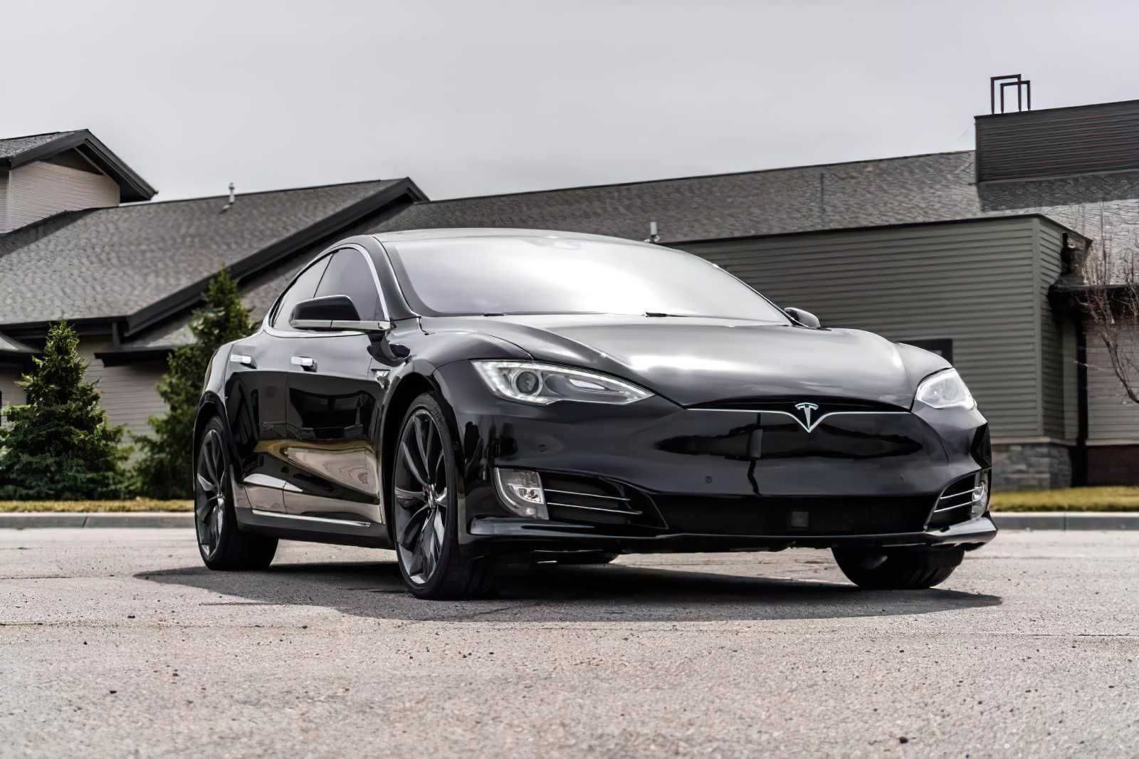 2015 Tesla Model S