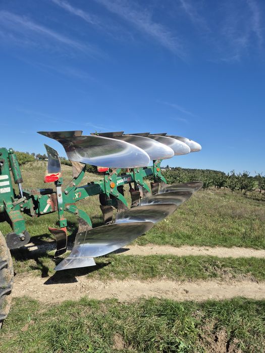 Pług 4 skibowy obrotowy Regent