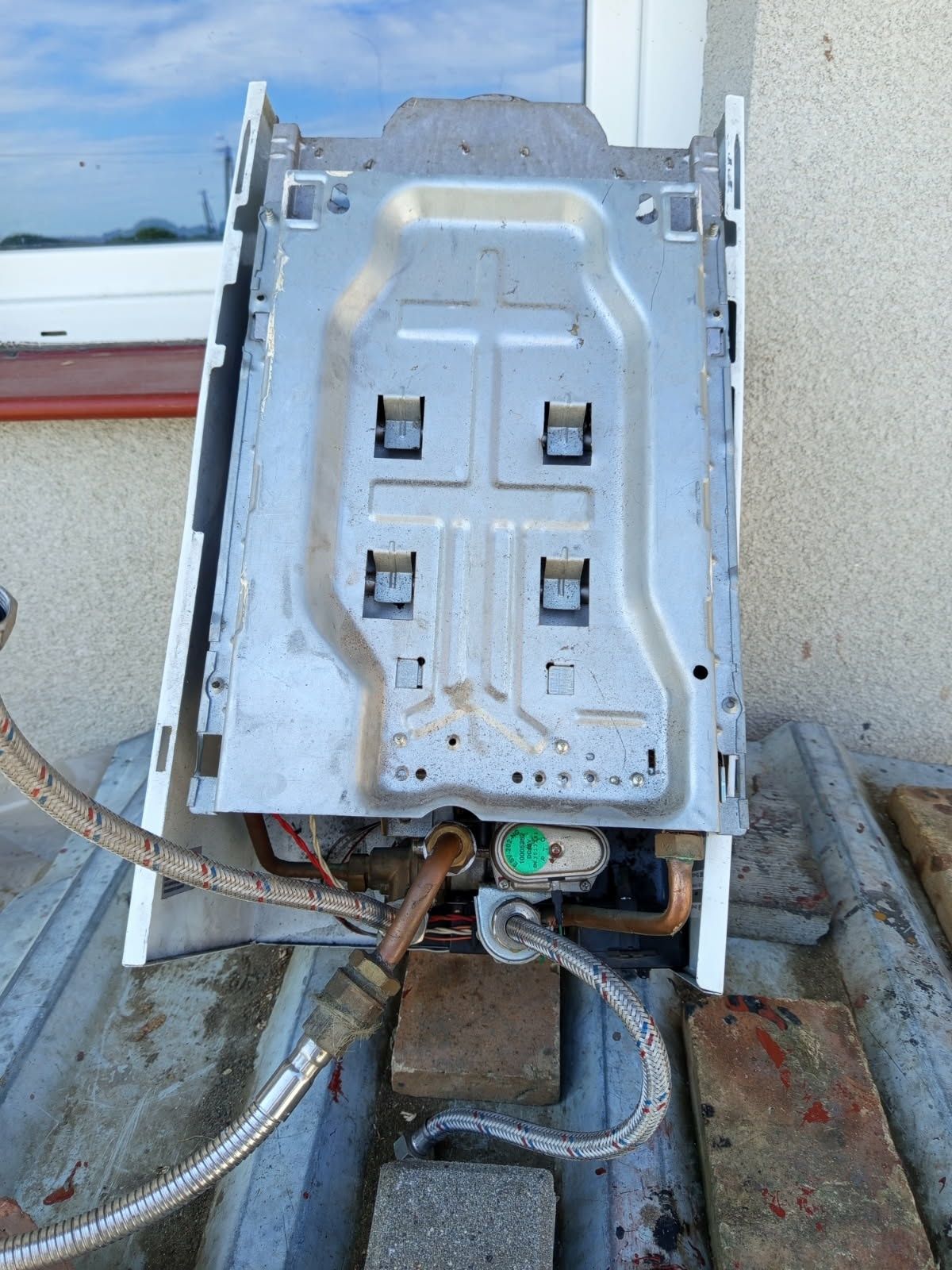 Vaillant gazowy podgrzewacz wody 19,2 kW – sprawny, model mini PL 11
