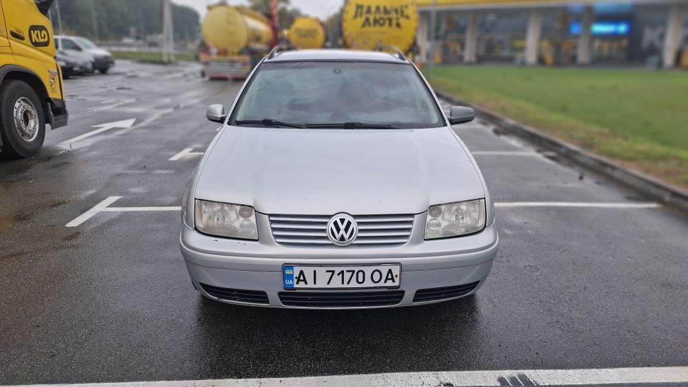 Volkswagen Bora на полном ходу