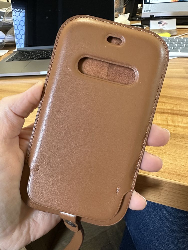 Apple Leather Sleeve (iPhone 12 mini)