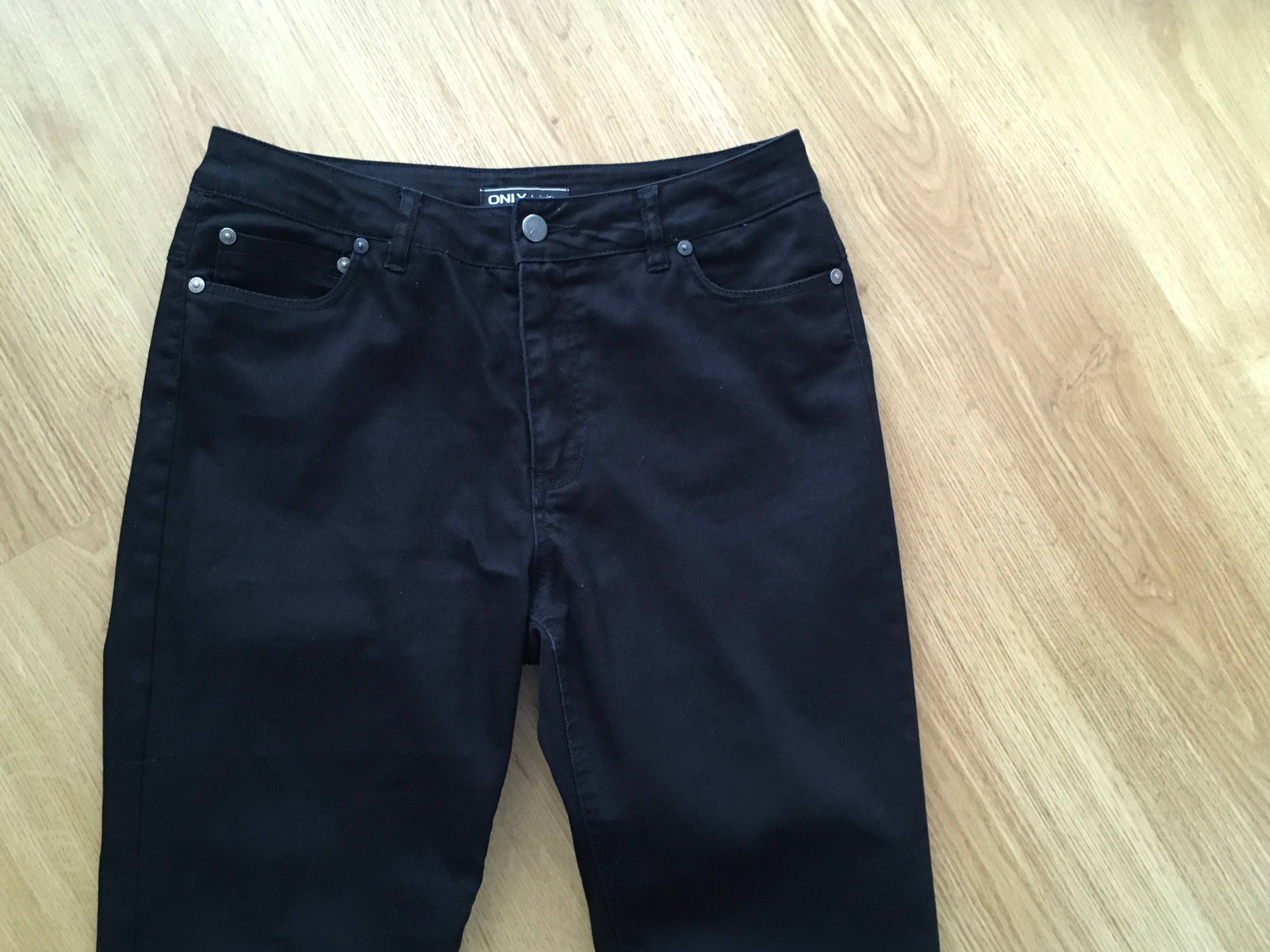 Czarne damskie spodnie prosta nogawka M/L 32/32