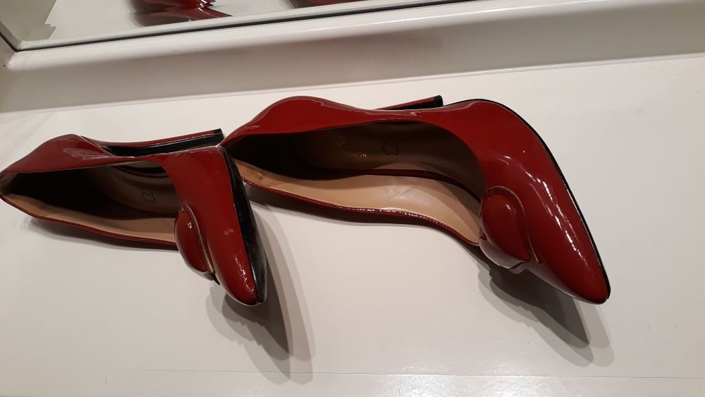 Sapatos em Verniz Vermelhos Parodi Passion