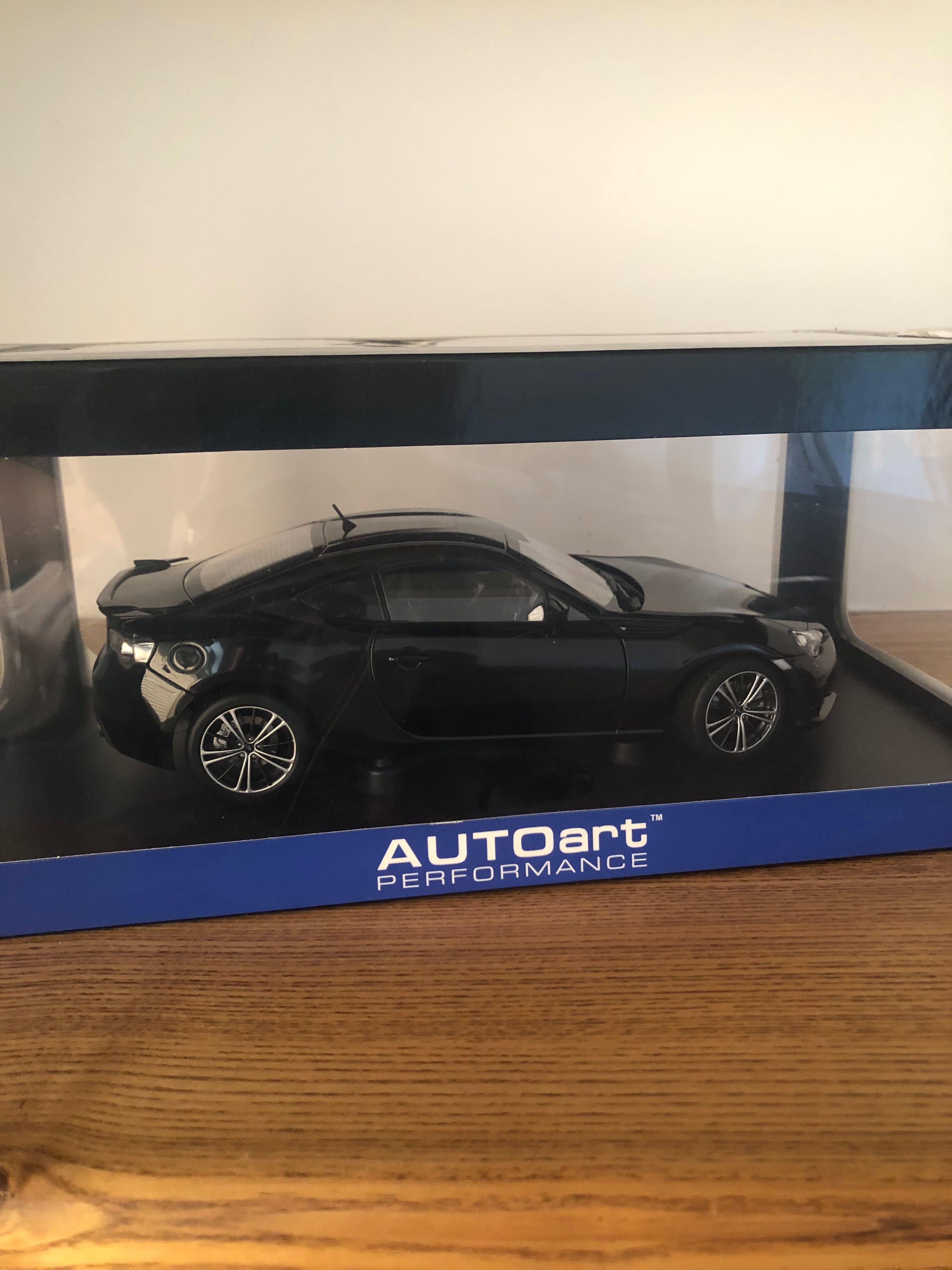 subaru brz 1/18 autoart