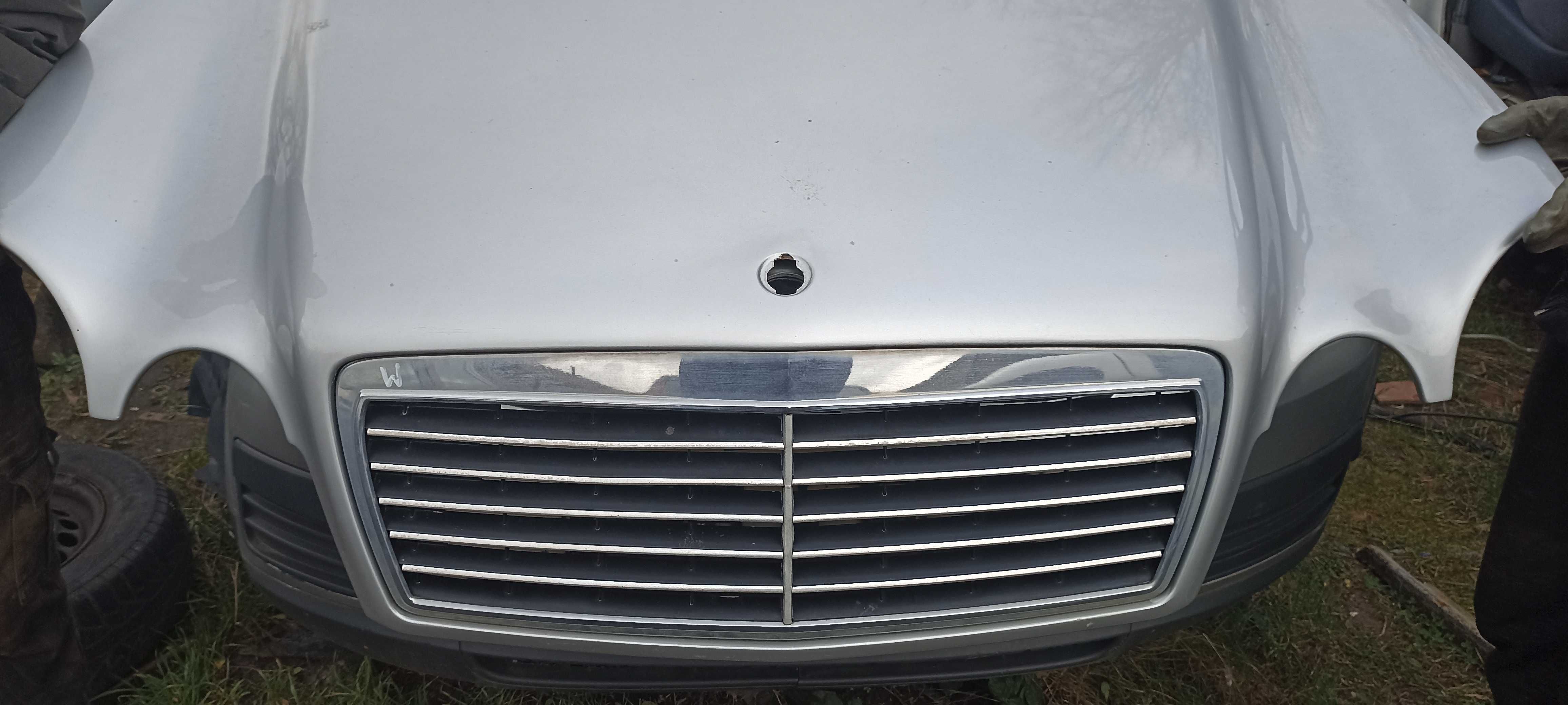 Mercedes  w 210  maska avantgarde  grill atrapa kol 744