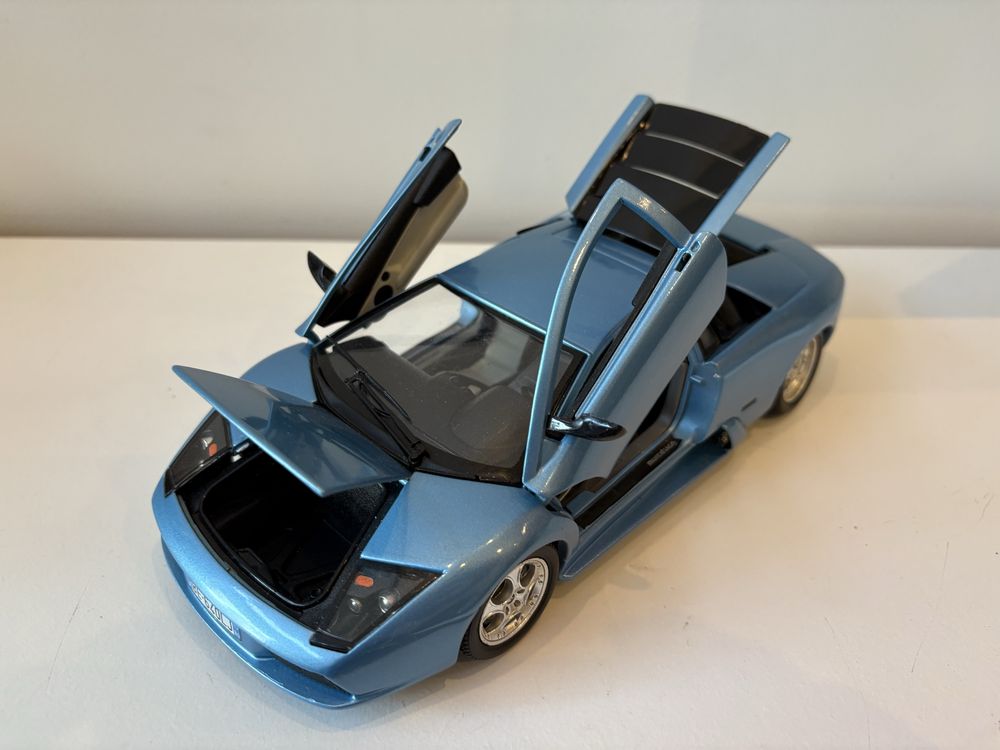 Model Lamborghini Murcielago 1:18 BBurago (maisto welly)