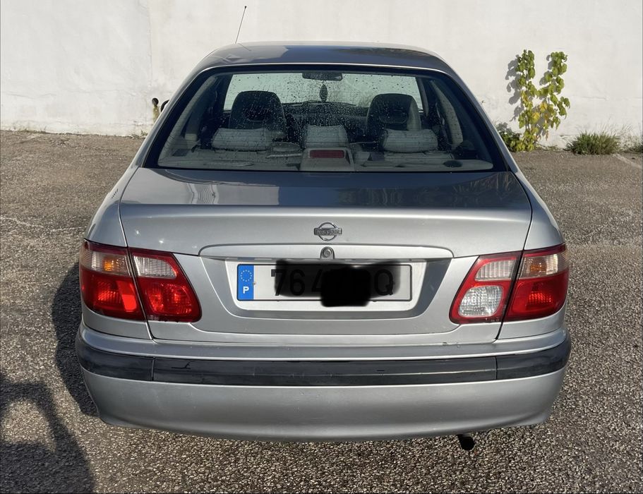 Nissan Almera 1.5 Gasolina de 2001 em bom estado para a idade