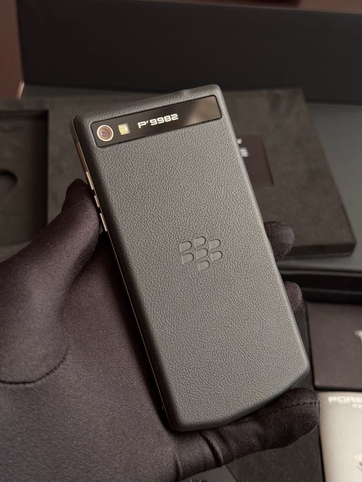 НОВЫЙ! Blackberry Porsche Design P9982