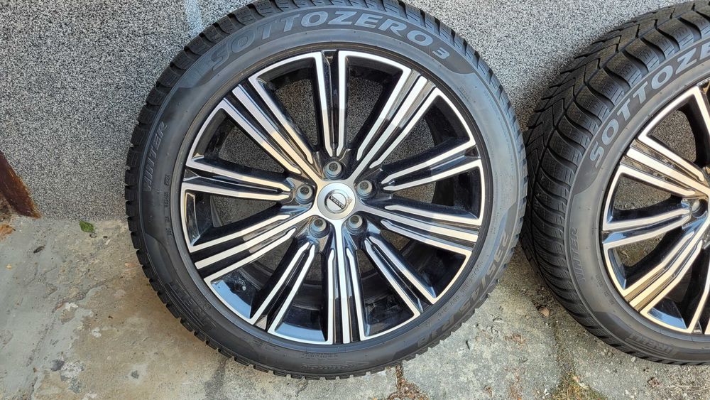 koła opony zimowe volvo v60 s60 s90 235/45/18 Pirelli Sottozero 3 2024