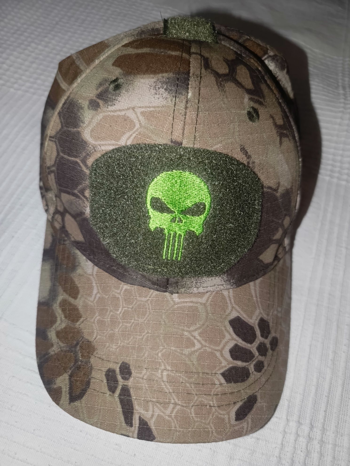 Czapka z daszkiem, moro, punisher