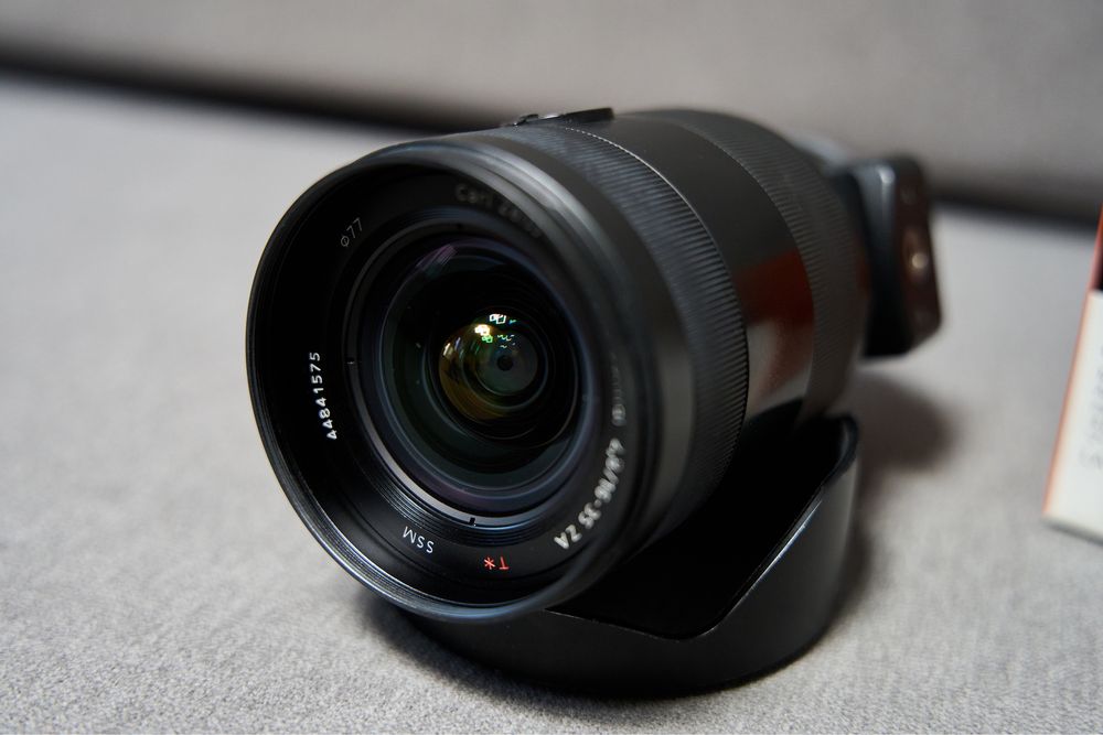 Sony A 16-35mm f/2.8 SSM Carl Zeiss+  перехідник Sony LA-EA-3