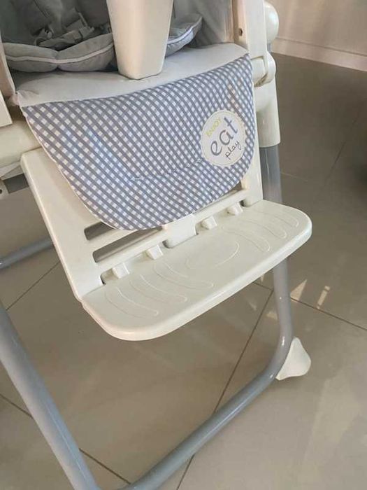 Fotelik do karmienia