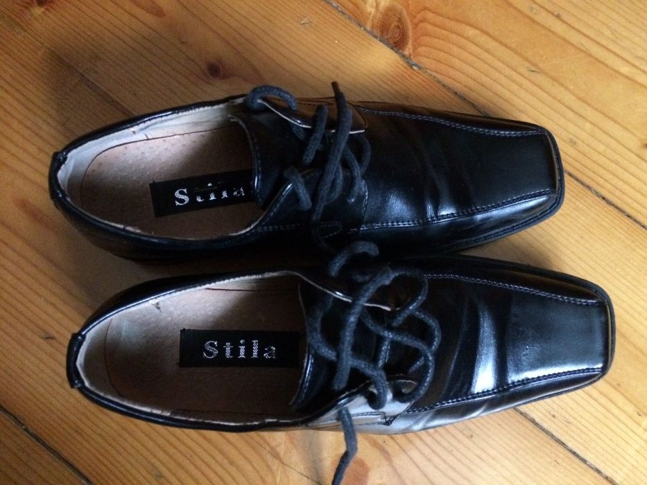 buty czarne klasyczne lakierki STILA