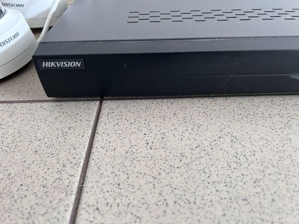 Sistema de video vigilâcia com 4 câmaras de gravação diurna