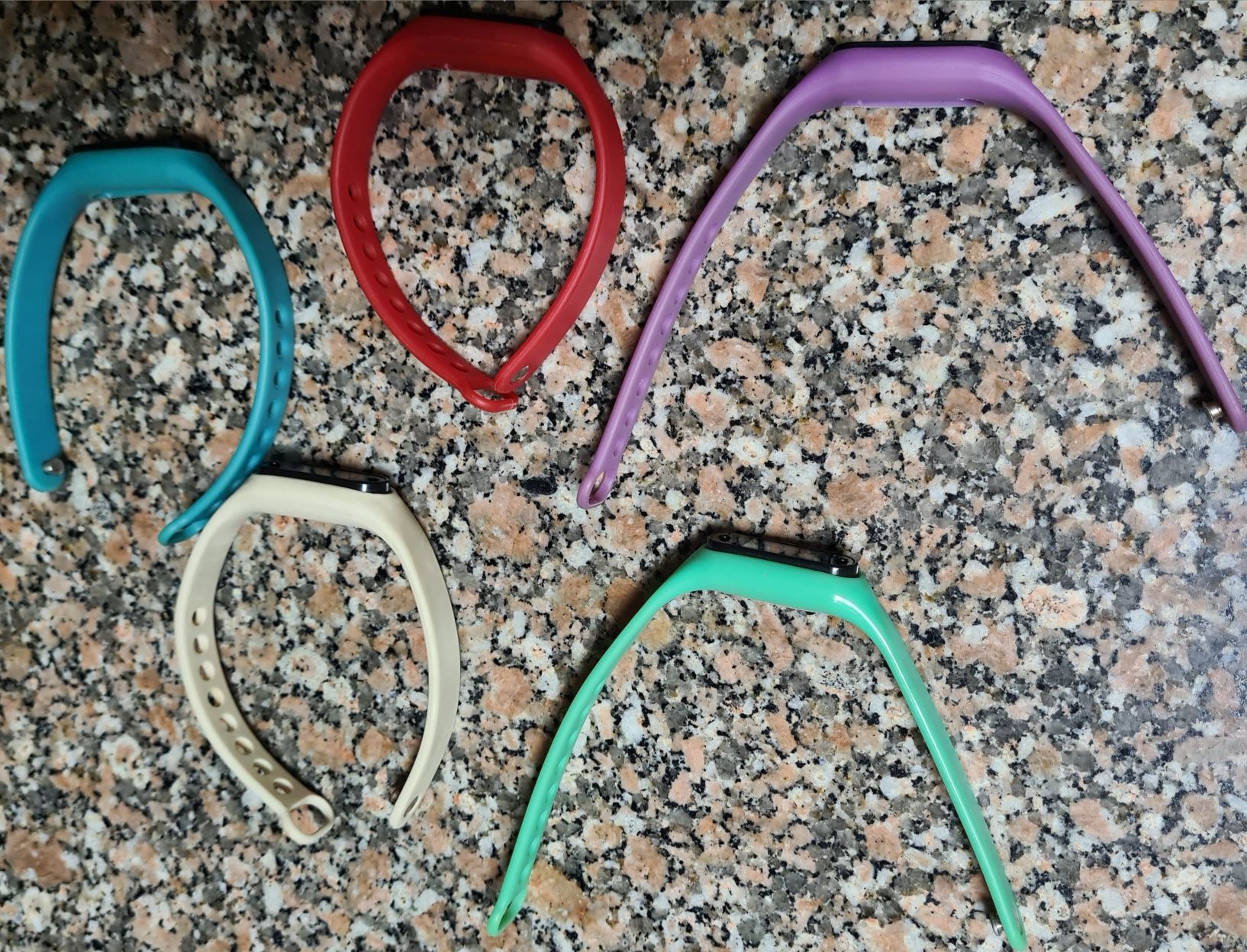 Relogios varias cores (4×) + bracelete [1x]