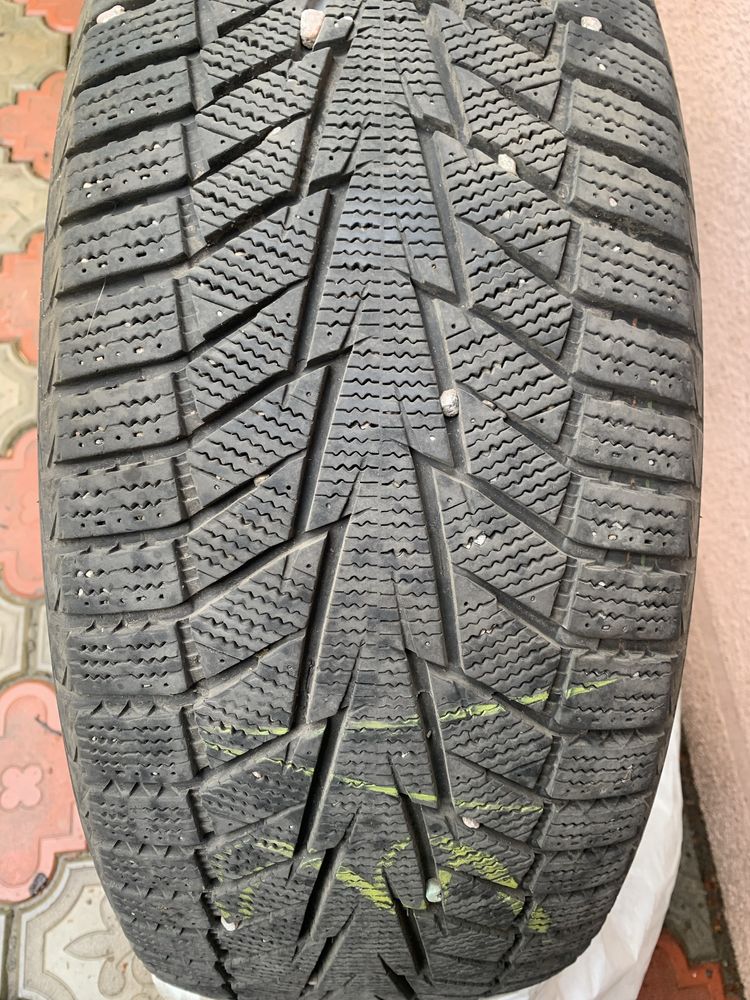 зимові шини Hankook Winter I*Cept iZ2 W616 235/55 R17 103T